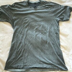 Lululemon large workout shirt